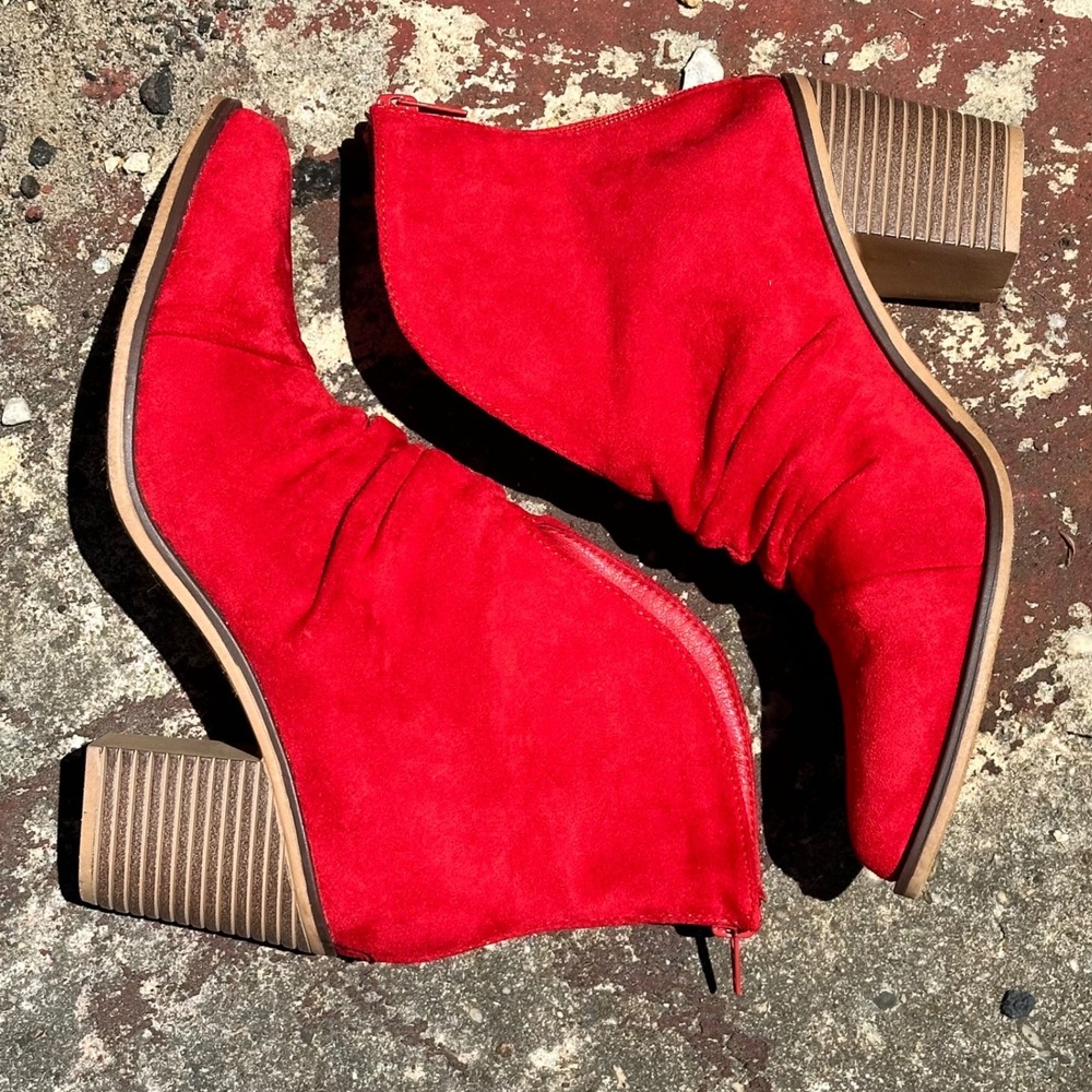 Pierre Dumas Women's Sz‎ 6 Ankle Boots Red Faux Suede Ruched Block Heel Western